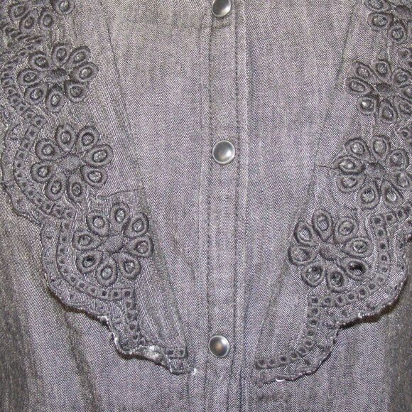 SCOTCH & SODA Blouse, XS, Black Denim, Eyelet Ruffle bib, Long sleeve, Snaps - Picture 9 of 16